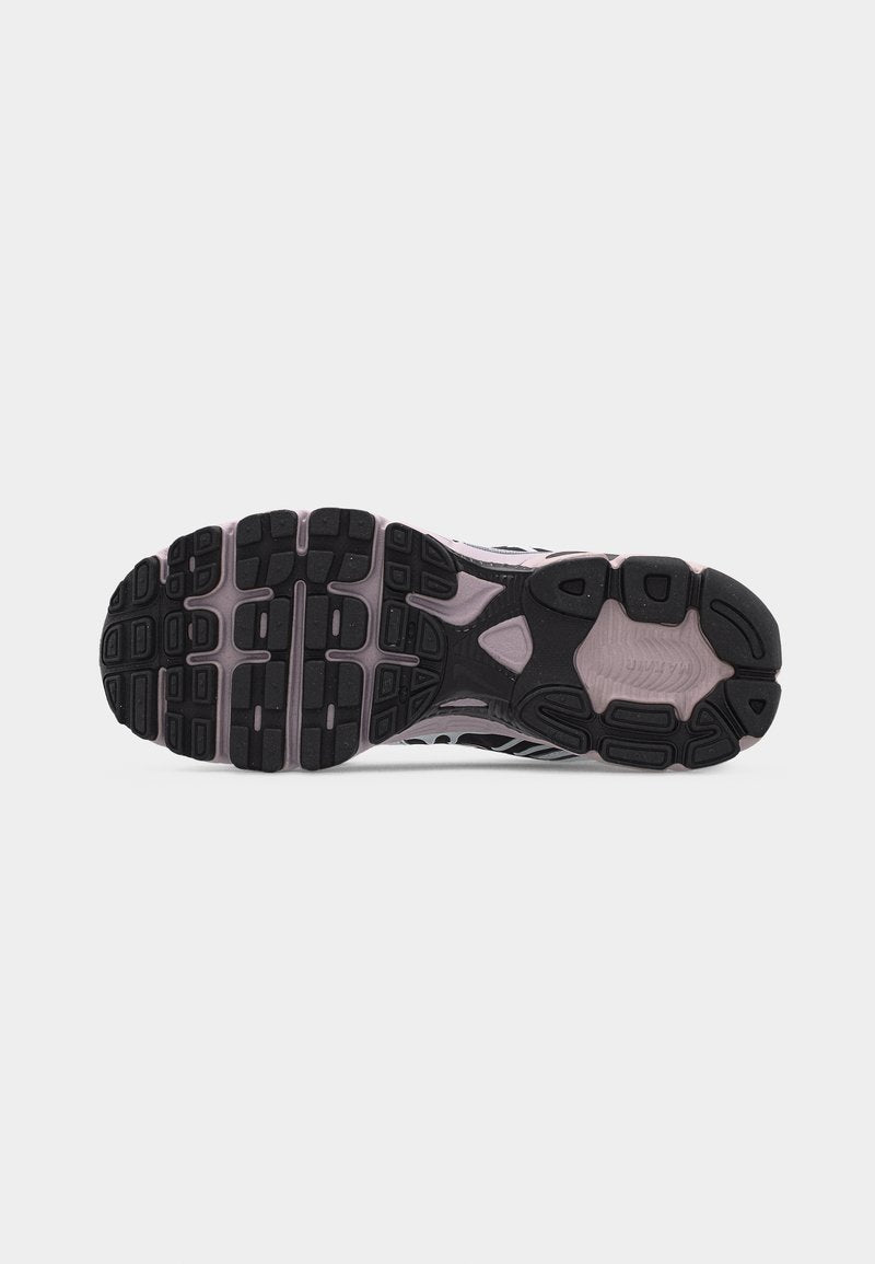 AIR MAX MOTO 2K - Baskets basses - pink rise/pearl pink/metallic silver-coloured/black/smoke grey