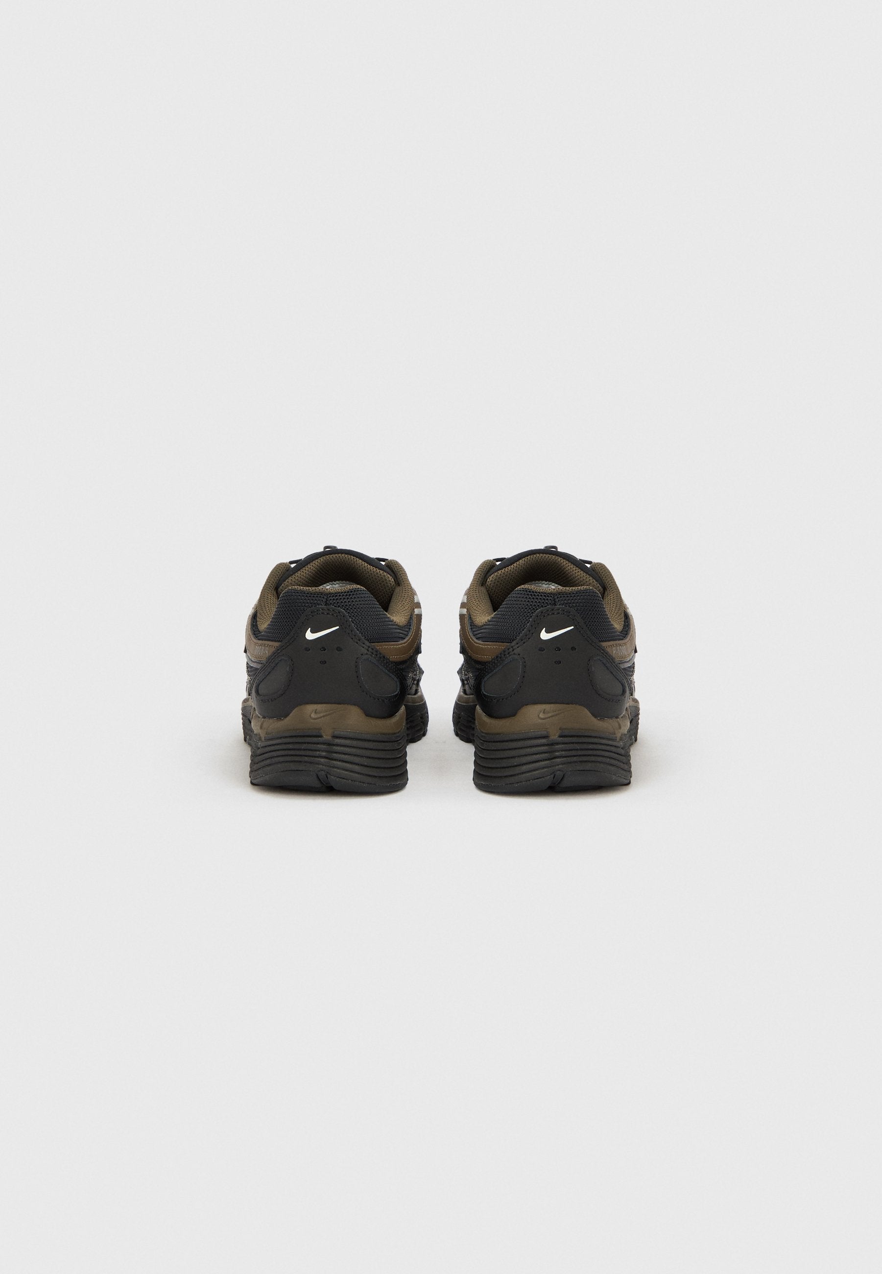 Nike P-6000
Homme Chaussures