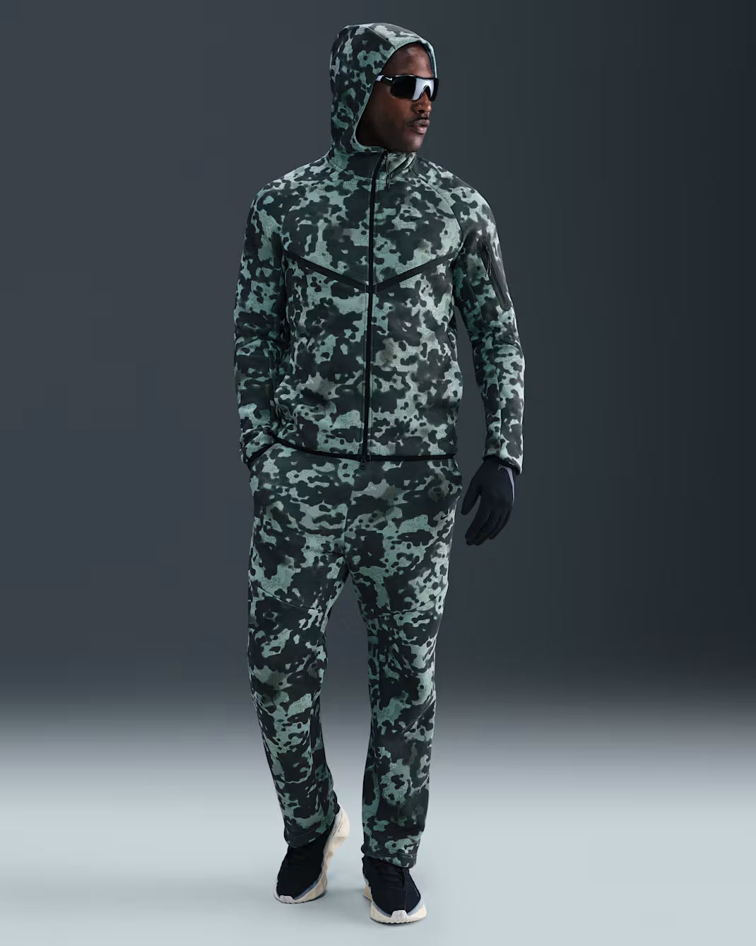 Nike tech