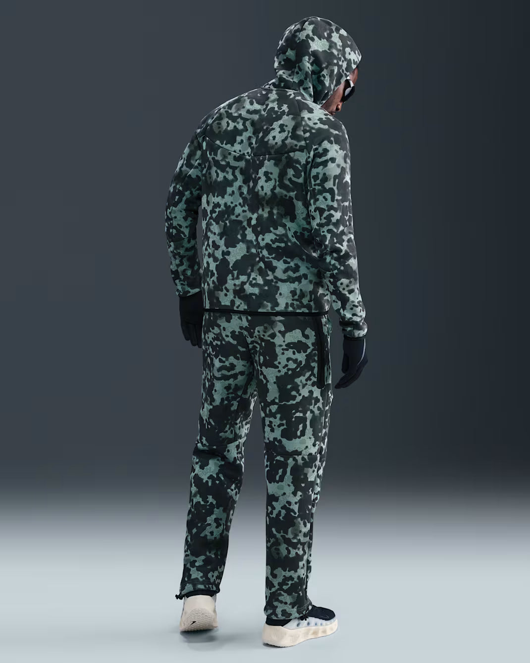 Nike tech